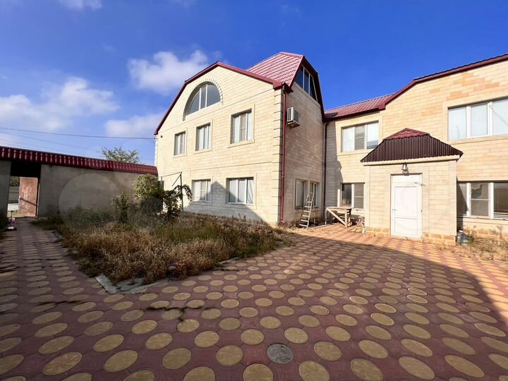 Дом 390 м² на участке 6 сот.