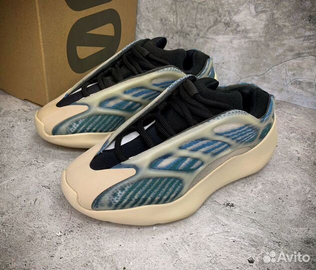 Кроссовки Adidas yeezy boost 700 v3