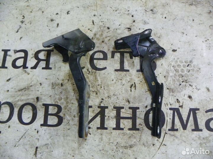 Петля капота Hyundai Tucson