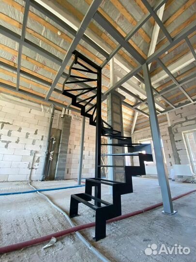 Лестница из металла