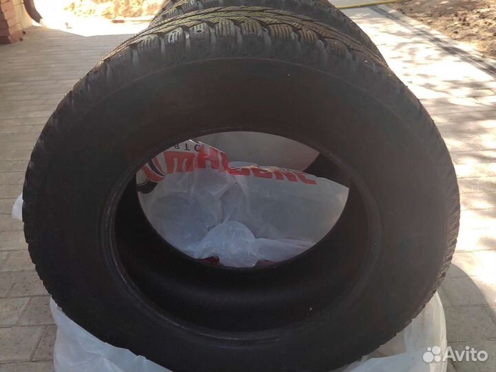 Bridgestone Ice Cruiser 7000 235/60 R16 100T