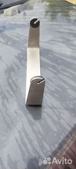 Скоба (планка) крепление экрана эхолота