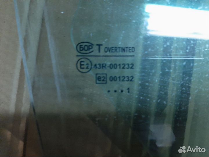 Приора стекло переднее