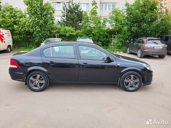 Opel Astra 1.8 AT, 2012, 180 000 км