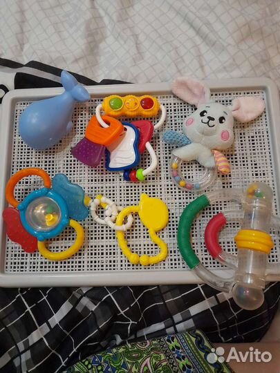 Прорезыватели, погремушки, грызунки