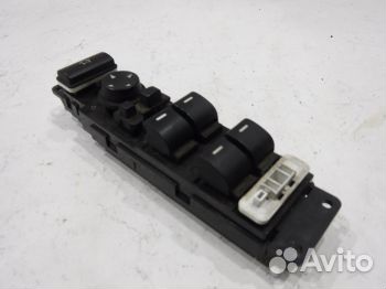 Блок управления стеклоподъемниками и зеркалами LR0