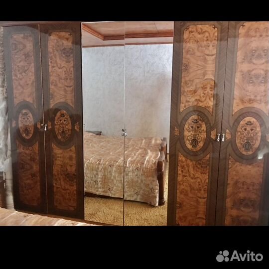 Спальный гарнитур