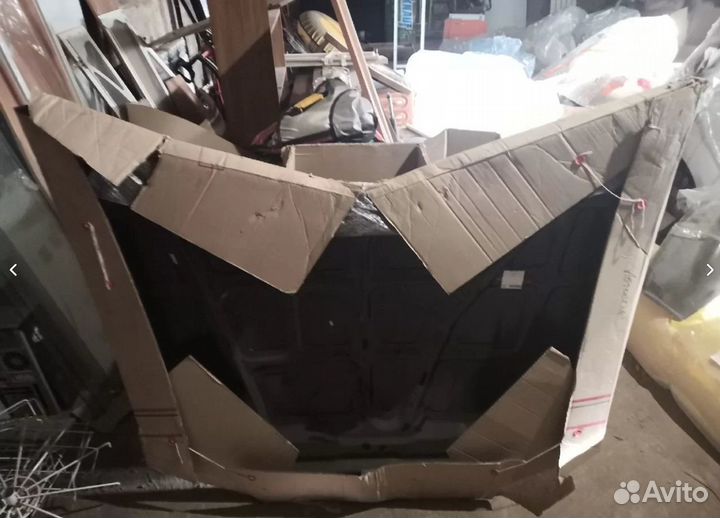 Капот Mazda 323