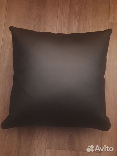 Подушка с логотипом BMW