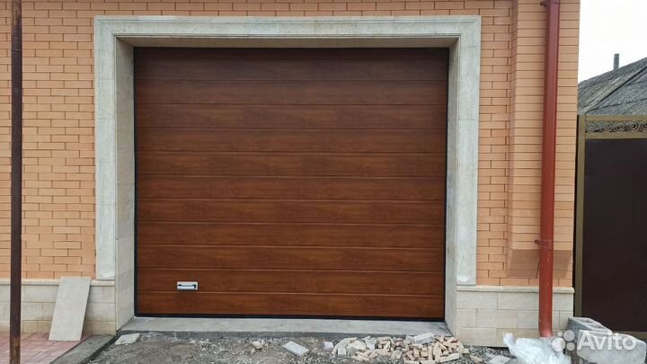 Секционные ворота