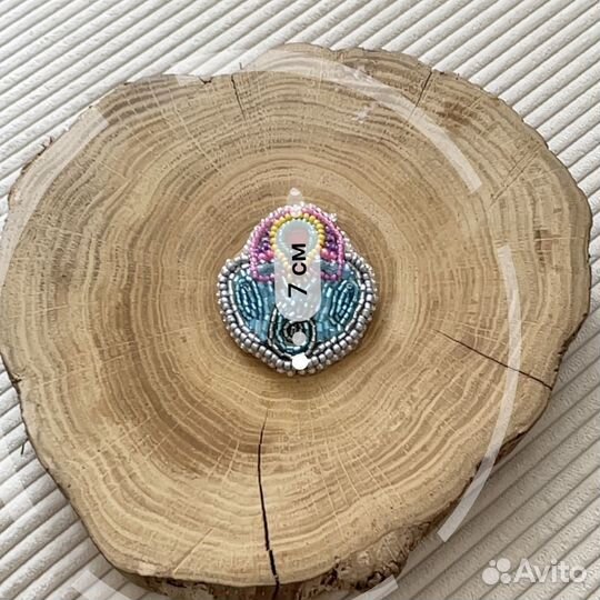 Брошь из бисера