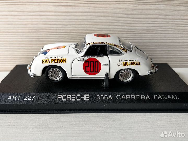 Модель автомобиля 1:43