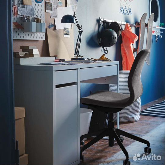Письменный стол икеа микке (IKEA micke)