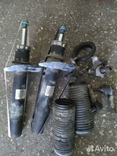 Передние амортизаторы Фольксваген jetta 6