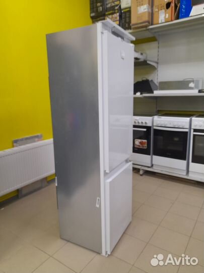 Холодильник встраиваемый Whirlpool WHC18 T322