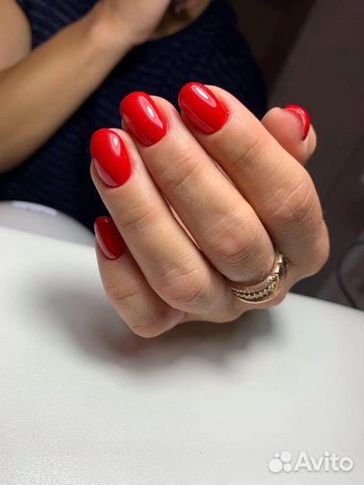 Маникюр, педикюр, наращивание ногтей