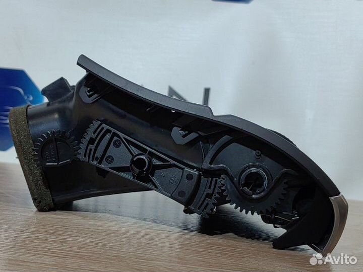 Дефлектор воздушный правый Bmw X5 E70 N52B30AF