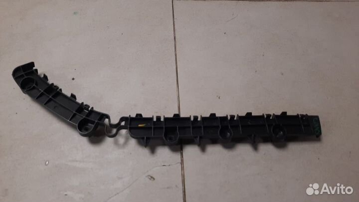 Кронштейн заднего бампера правый