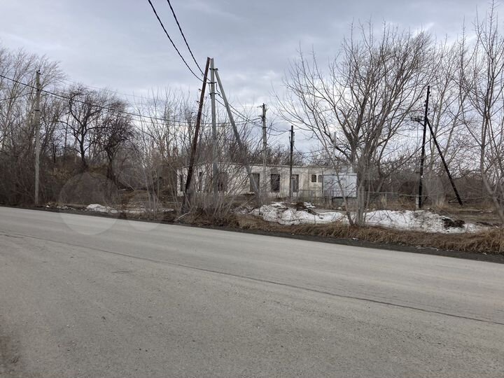 Нежилое здание 209 м² на земельном участке 50 сот