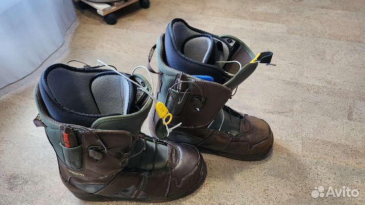 Сноубордические ботинки burton