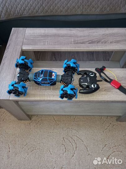 Трюковая машина на радиоуправлении