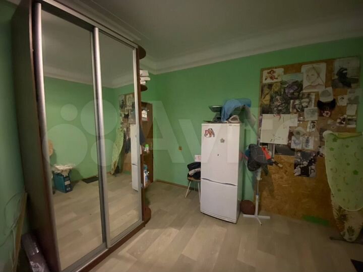 Комната 18 м² в 3-к., 4/4 эт.