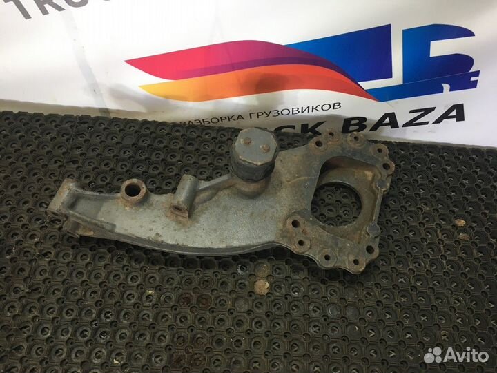 Кронштейн реактивной тяги левый Daf XF105