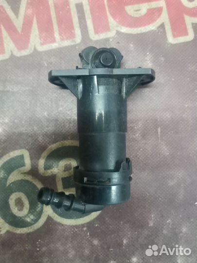 Форсунка омывателя фары передняя правая Audi A6