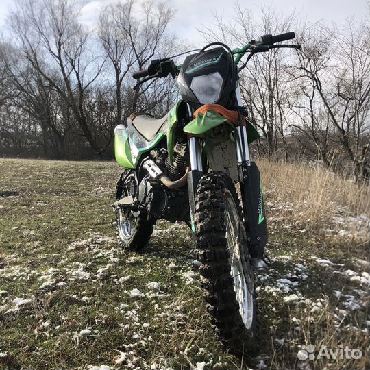 Продам кроссовый мотоцикл motoland rz200