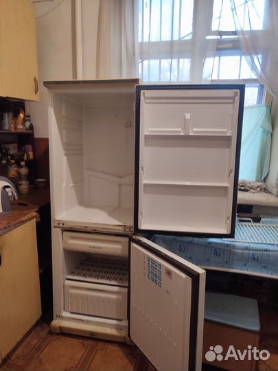 Холодильник stinol RF s 275(не работает низ)