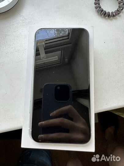 iPhone XR 128 гб белый