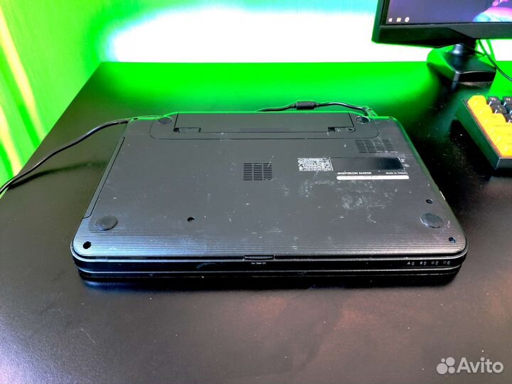 Ноутбук dell i3/4GB/14.0