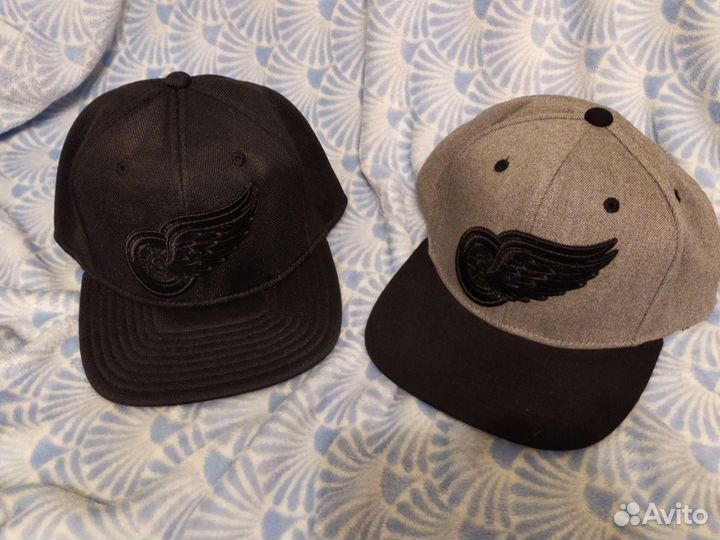 Футболки, бейсболки и сумки, символика NHL