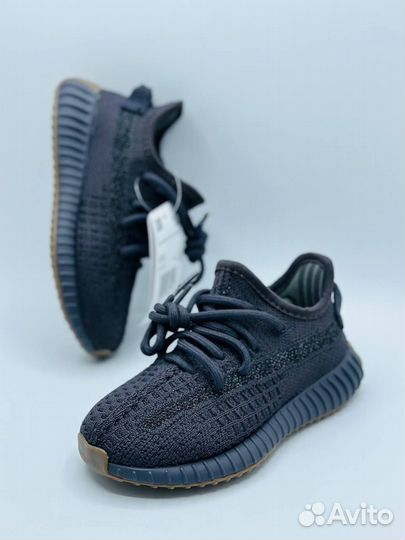 Adidas yeezy boost 350 детские чёрные разм. 30