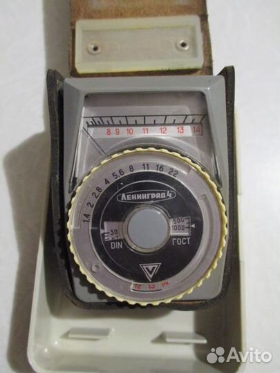 Фотоэкспонометр Ленинград-4 и фотовспышка сэф 3м
