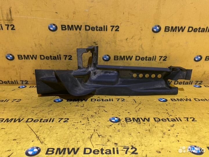 Накладка водостока правая Bmw 5 E60 M54B30 2004