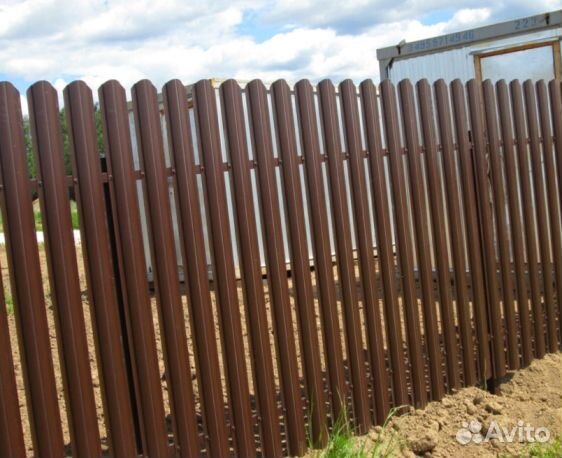 Штакетник металлический, в наличии и под заказ