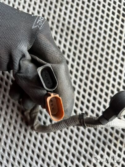 Датчик детонации Audi A8 / Volkswagen Touareg