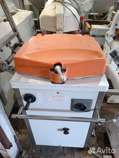 Тестоделитель sebp Bertrand puma P20