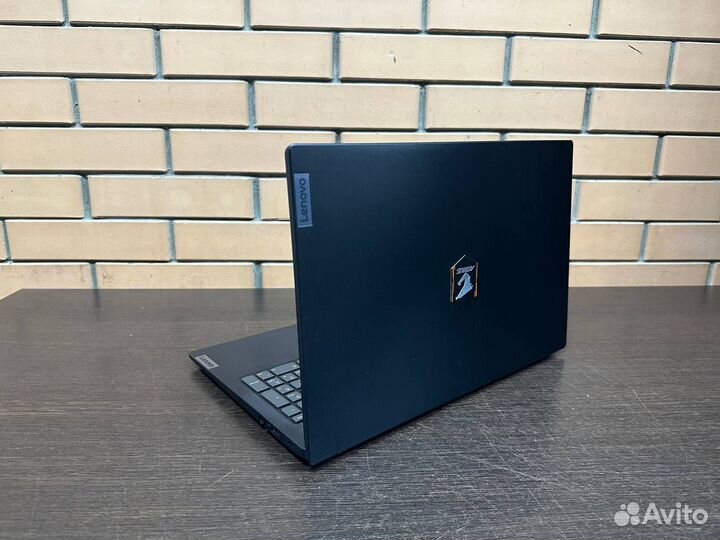 Современный ноутбук Lenovo/i3-11/Full HD/8Гб