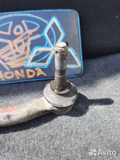 Наконечник рулевой левый Toyota Prius ZVW30