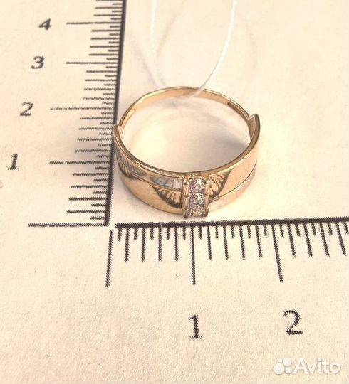 Золотое кольцо с камнем 18р