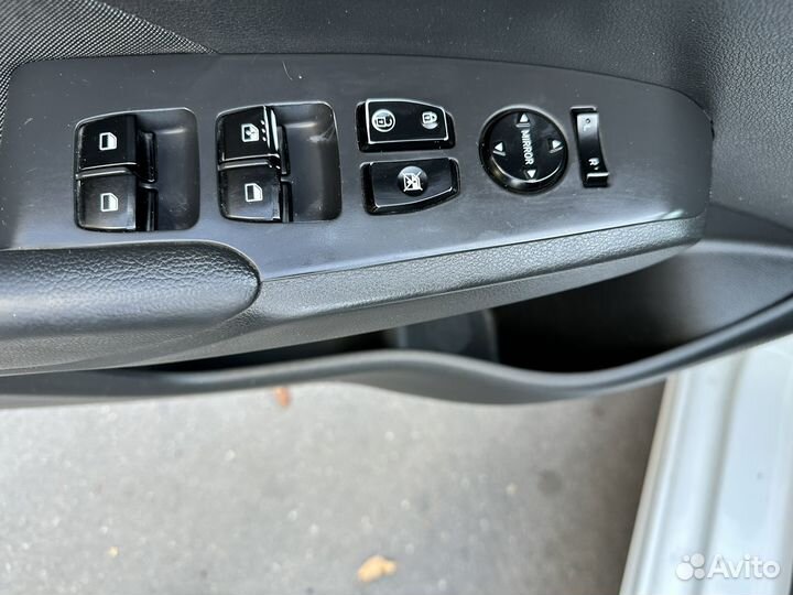 Hyundai Solaris 1.6 AT, 2017, 195 000 км