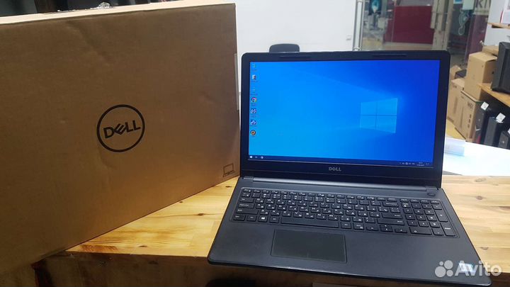 Ноутбук Dell Core i3-6006u 8Gb SSD Radeon R5 2Gb