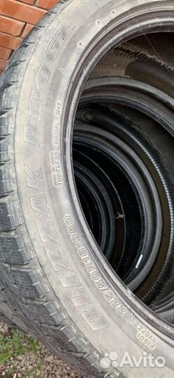 Bridgestone Blizzak Revo GZ 225/50 R18