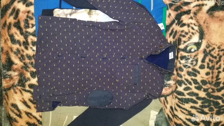 Модная одежда для мальчика.пакетом