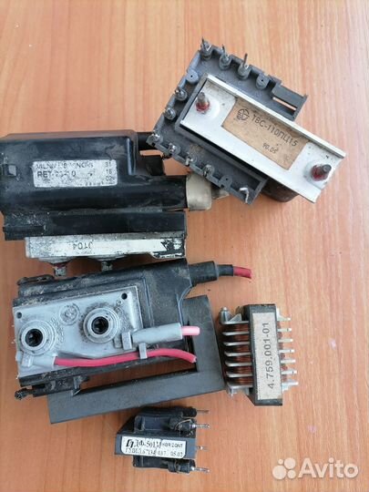 Строчный трансформатор