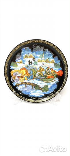 Фарфоровые декоративные тарелки