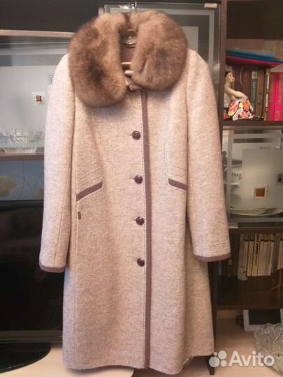 Пальто женское зимнее (50 размер)