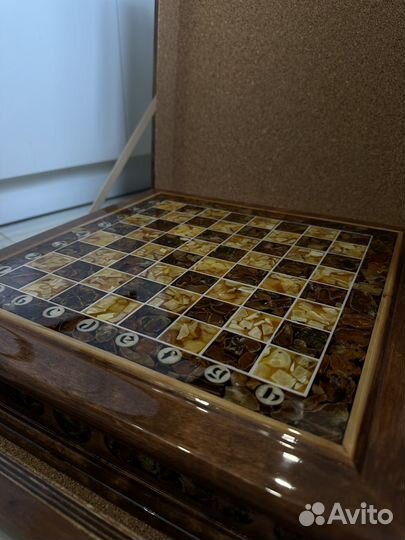 Шахматы янтарные